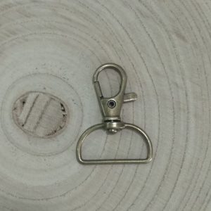 Mosquetón de 2,5 cm.