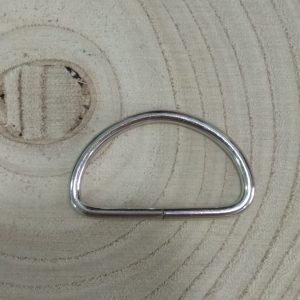 Piquete de 3 cm.